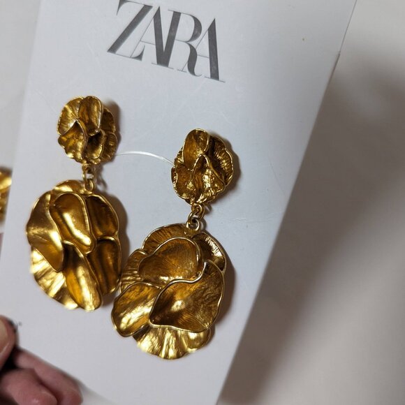 ZARA NEW Flower PETAL DROP EARRINGS AND Ring set GOLDEN - Picture 11 of 13